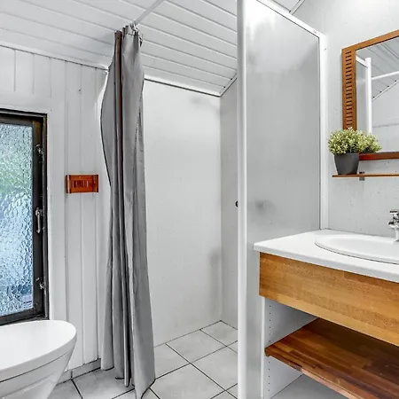 3 Bedroom Beautiful Home In Romo