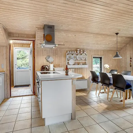 بيت للعطل 3 Bedroom Beautiful Home In Romo *