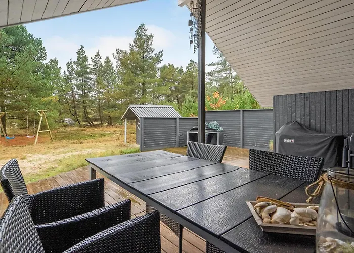 بيت للعطل Three-bedroom In *